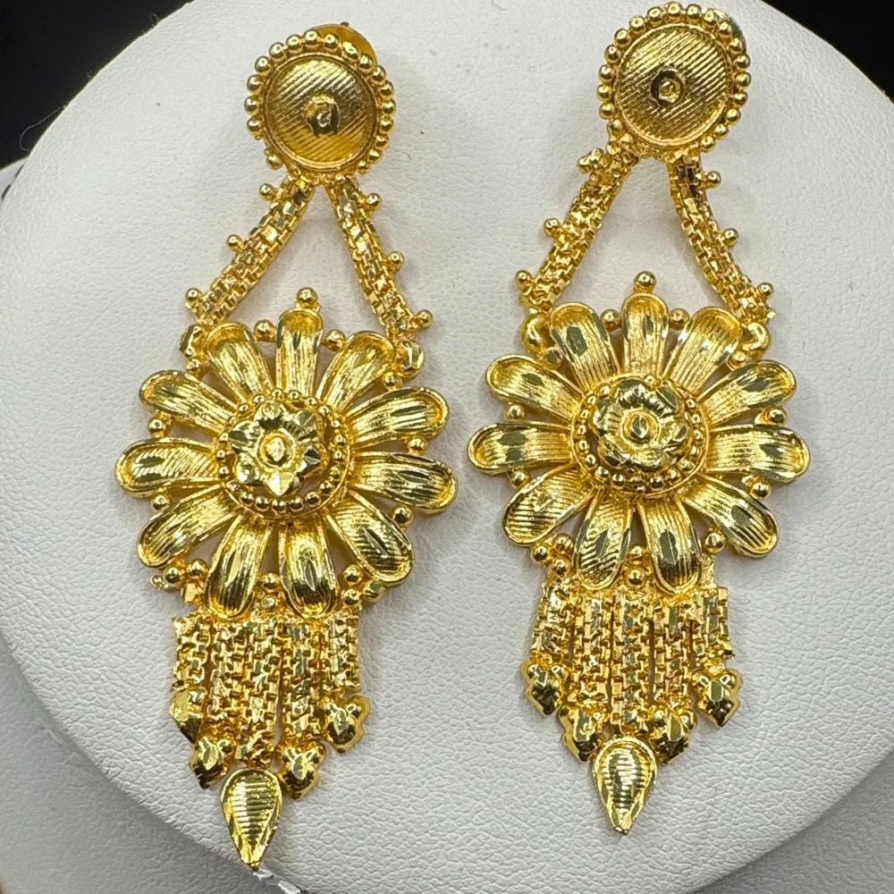 Bollywood Indian Gold Tone Necklace and Earring Set